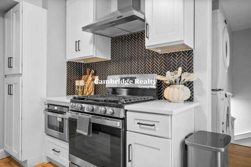 7 Dickson St. – photo 5