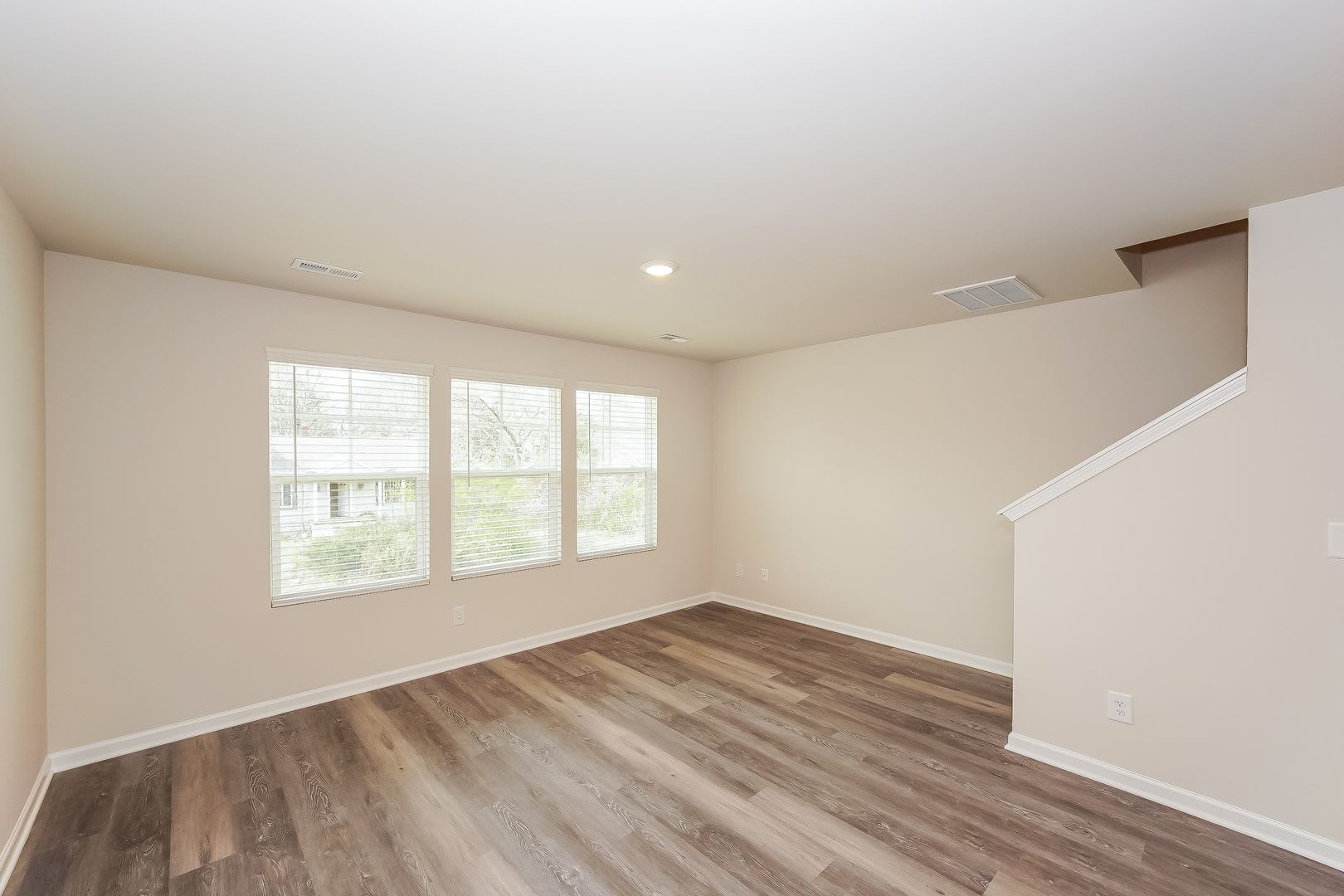 3 Bedroom 3 5 Bath Townhome For Rent In Mooresville Nc Attached Garage Modern Kitchen – photo 4