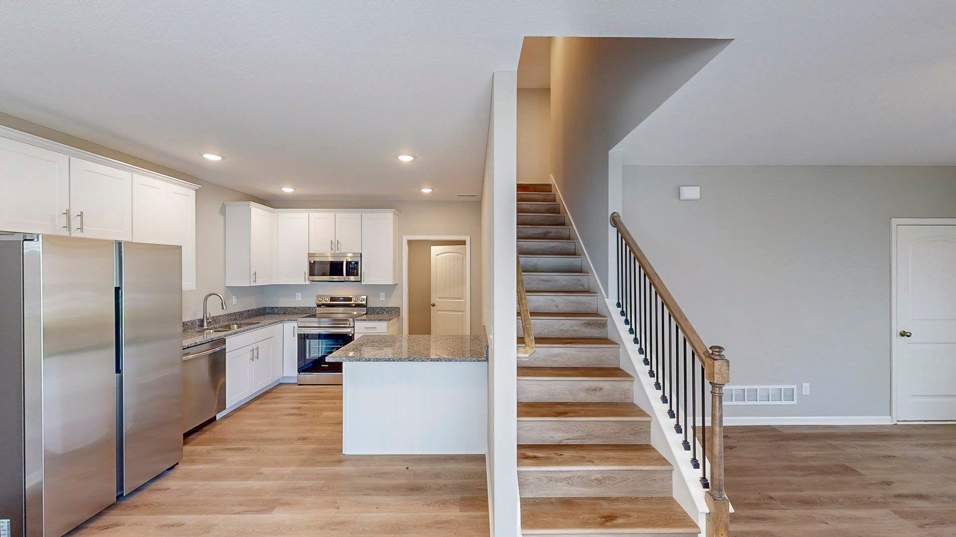 3 Bedroom 2.5 Bathroom Duplex! – photo 4
