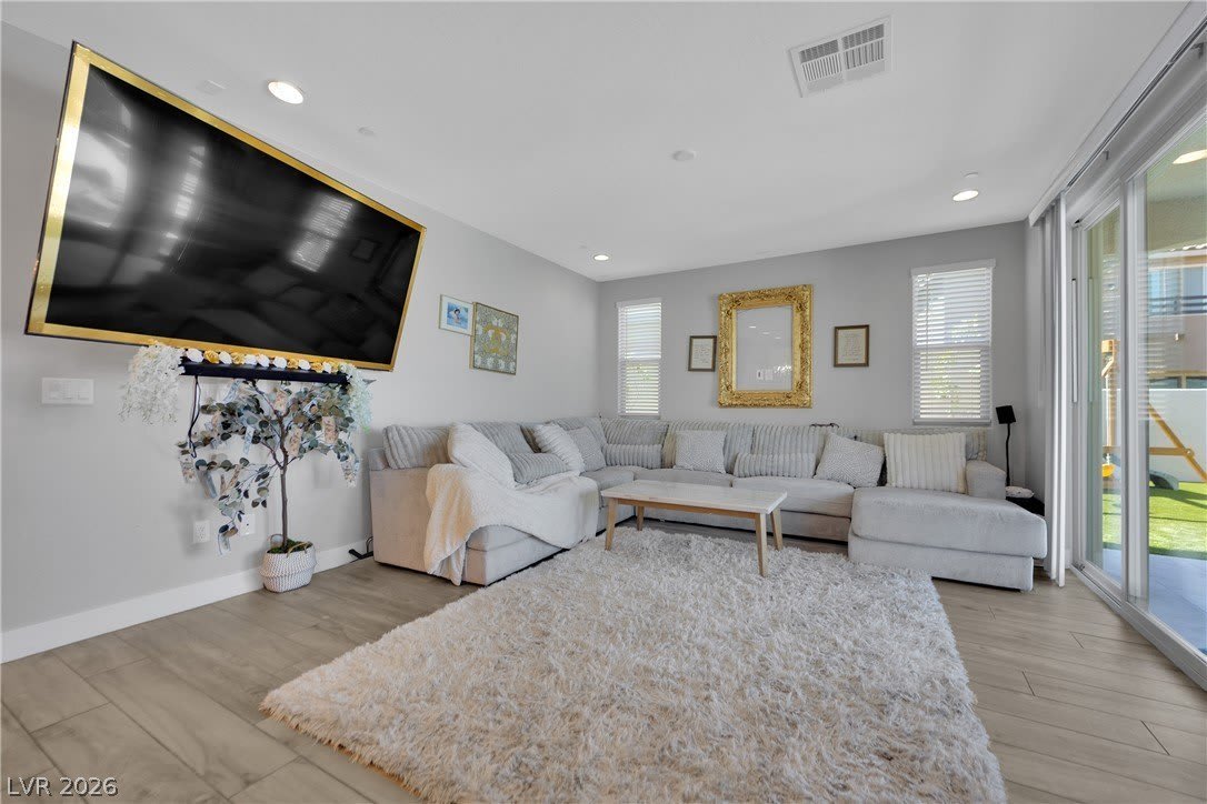 2252 Bird Of Prey Street – photo 4
