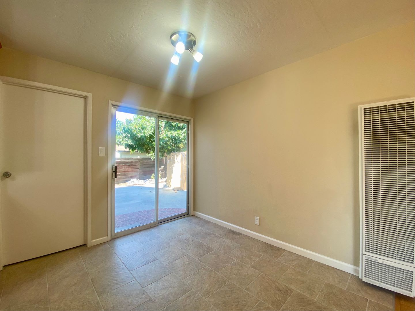 Single level 3 Bedroom Home on a Spacious Corner Lot! – photo 4