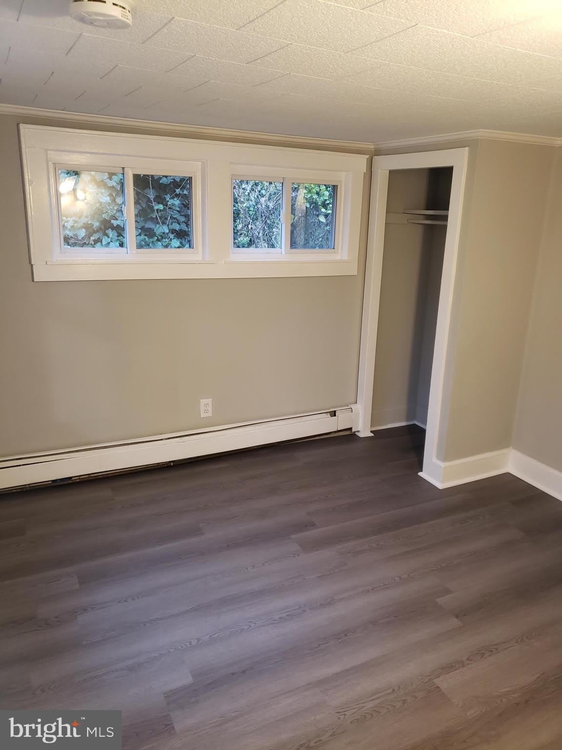 253 E Broadway – photo 3