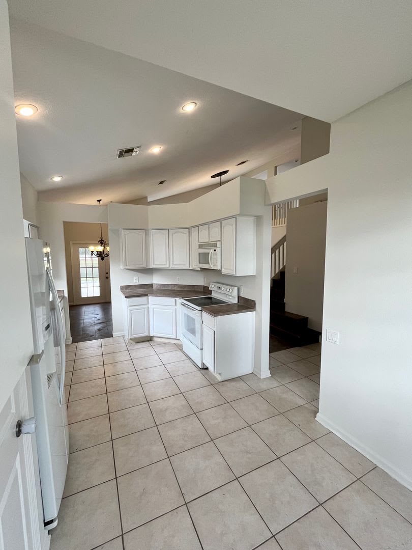 UPGRADED 3 bed 3 bath pool home with a loft is move in ready! – photo 2