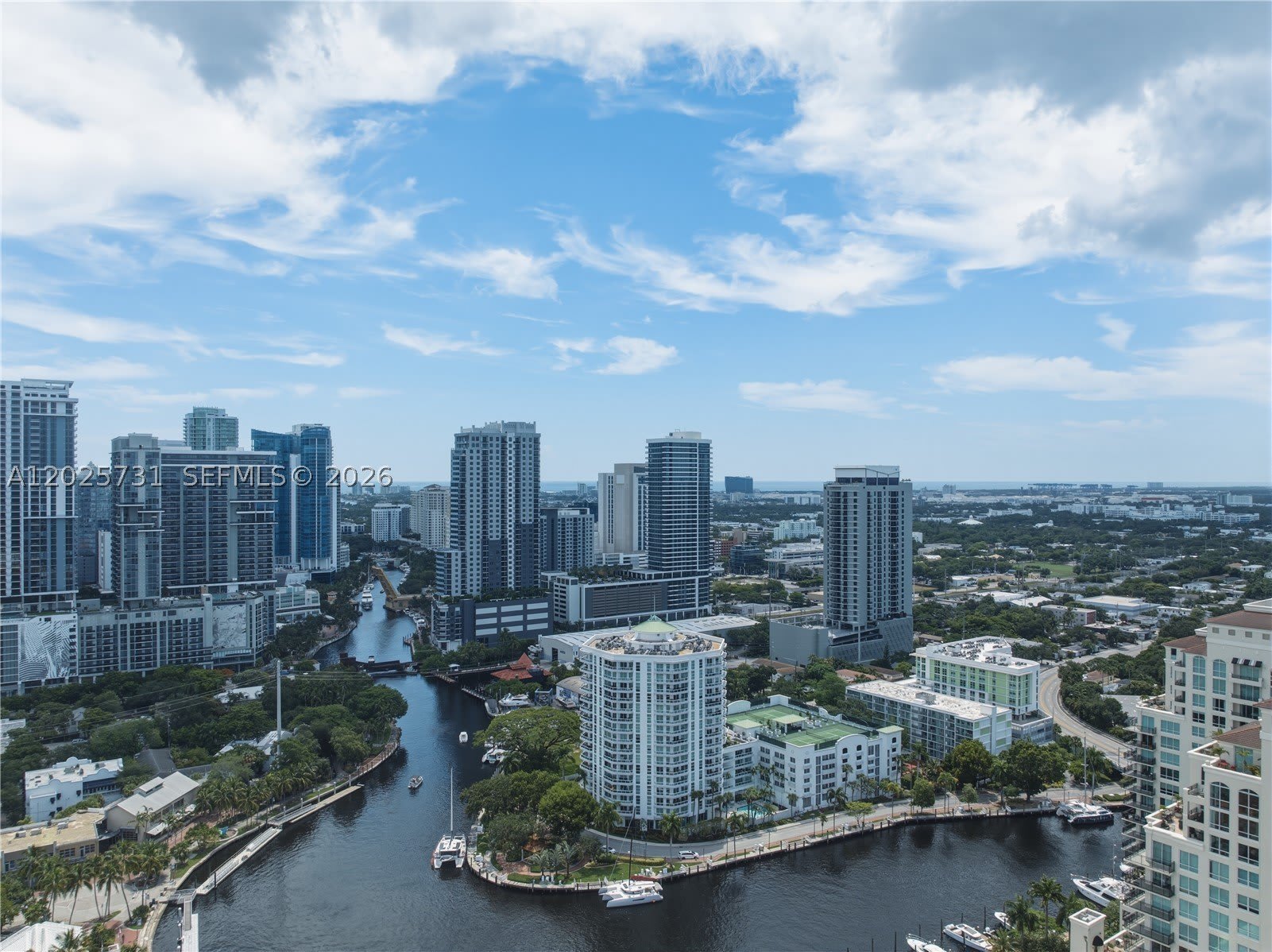 401 SW 4th Ave – photo 3