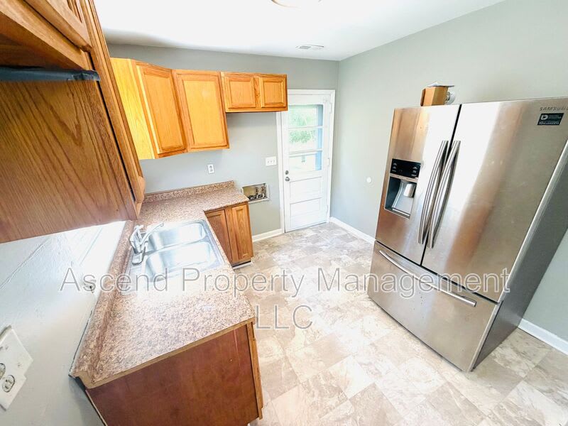 717 Caruthers Rd – photo 3