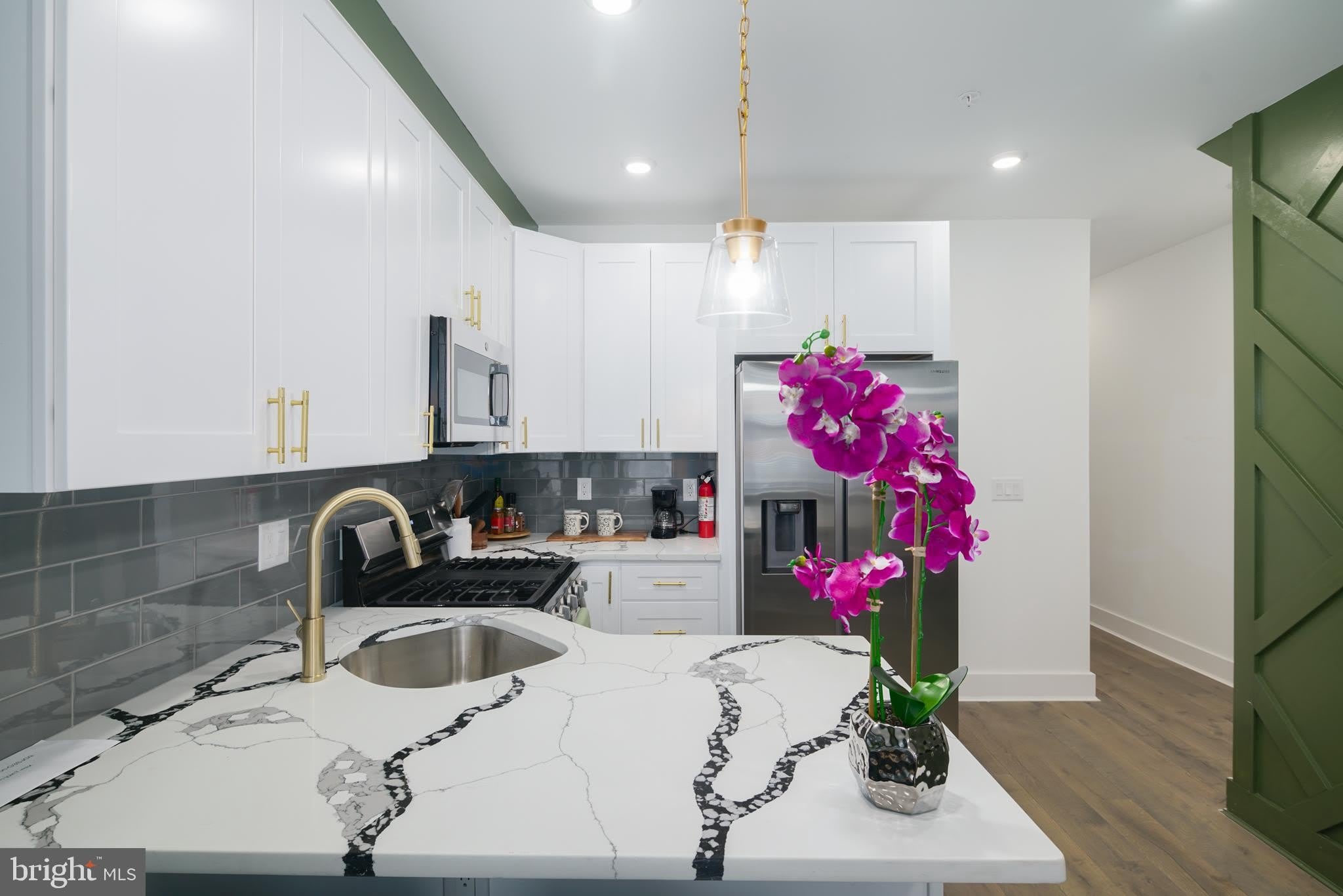 3127 RICHMOND Street – photo 4