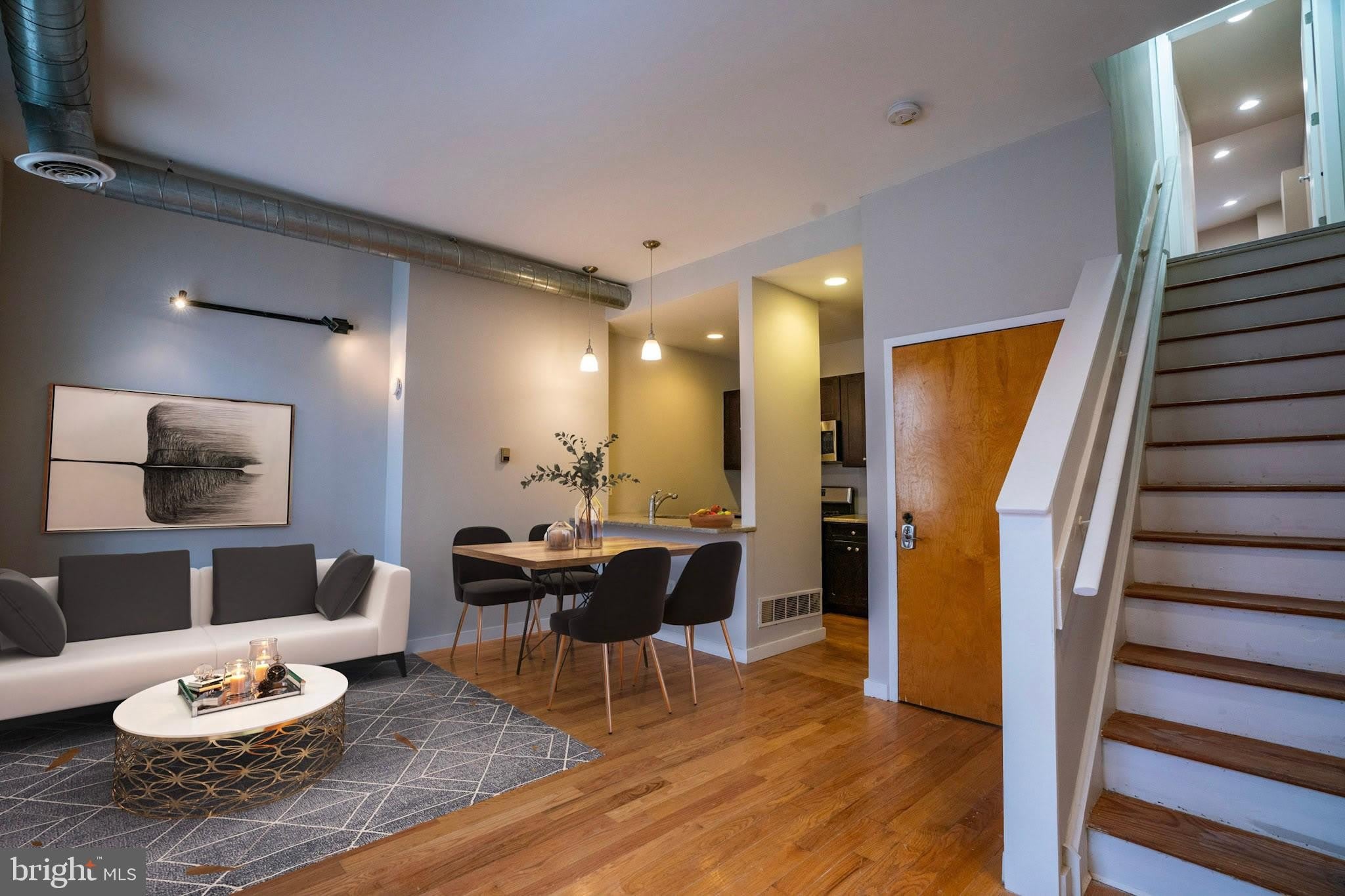 1504 SWAIN Street – photo 2