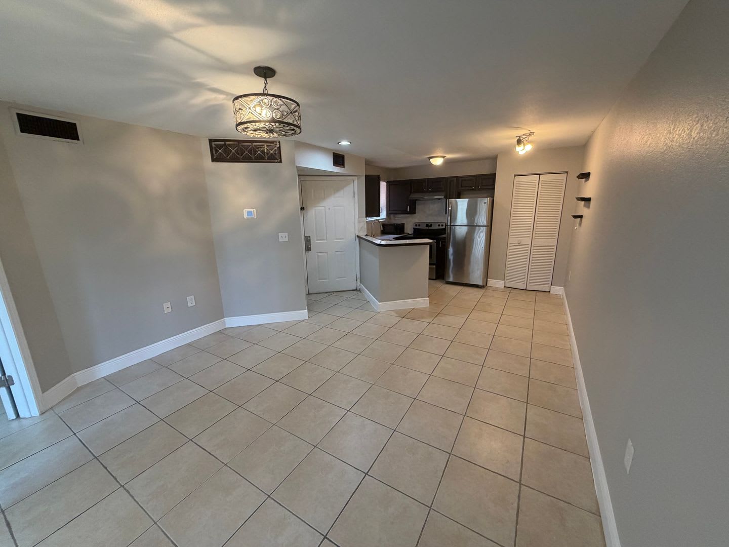 Cozy 1 Bedroom/1 Bathroom Near Millennium Mall! – photo 3
