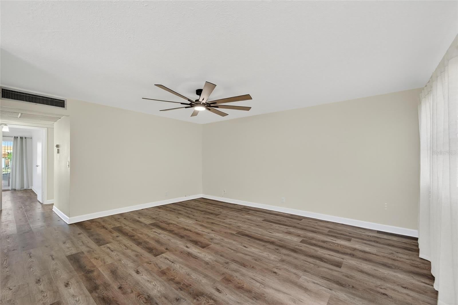 1802 BEDFORD Lane – photo 4