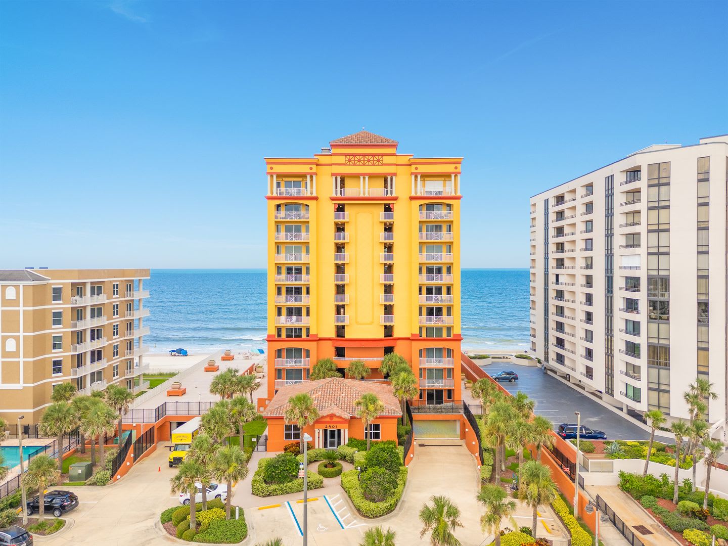 Luxury Meets the Ocean – Stunning 3-Bedroom Condo in Daytona Beach Shores – photo 2