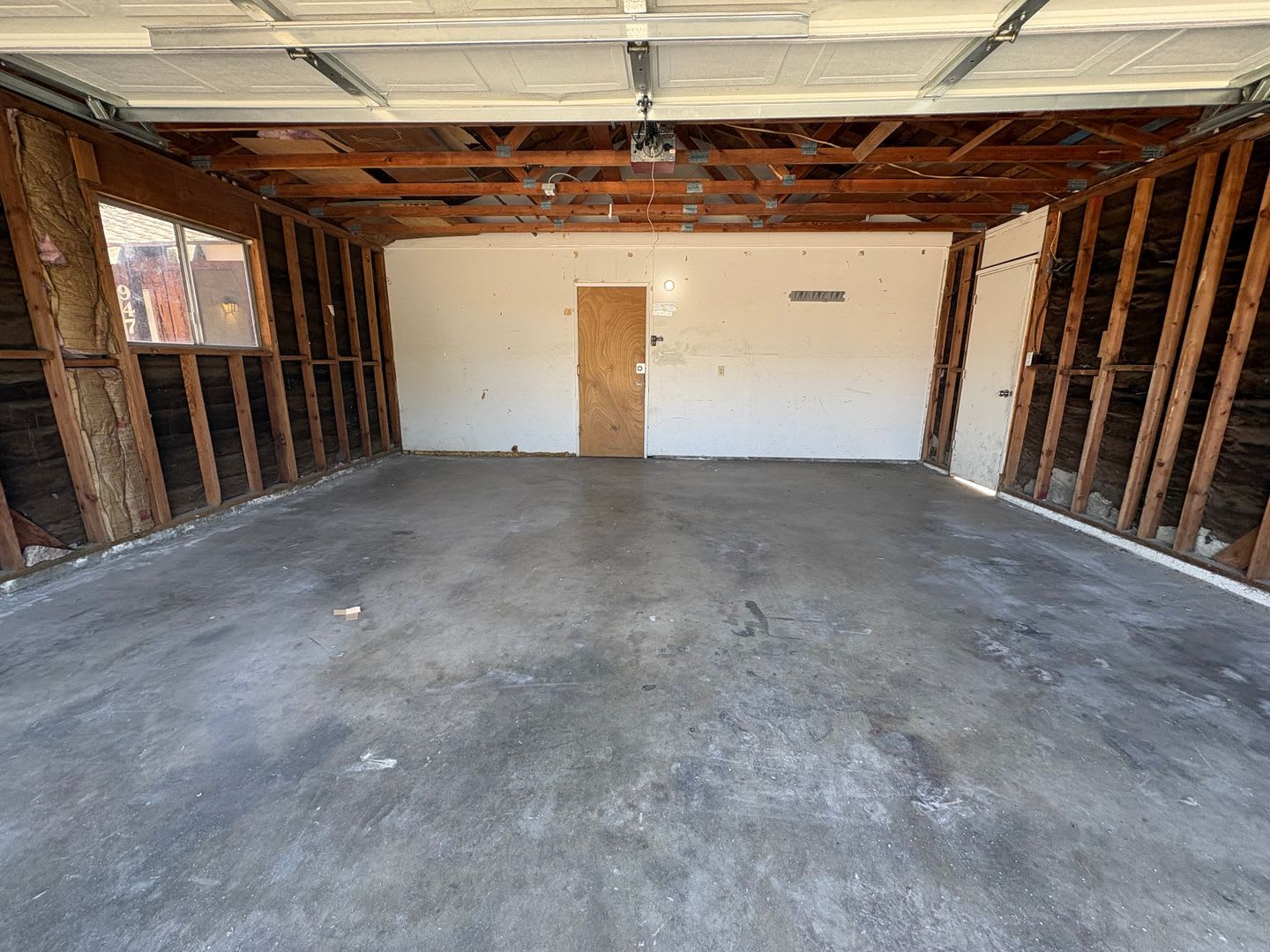 Spacious SW Visalia Home Available Now! – photo 2