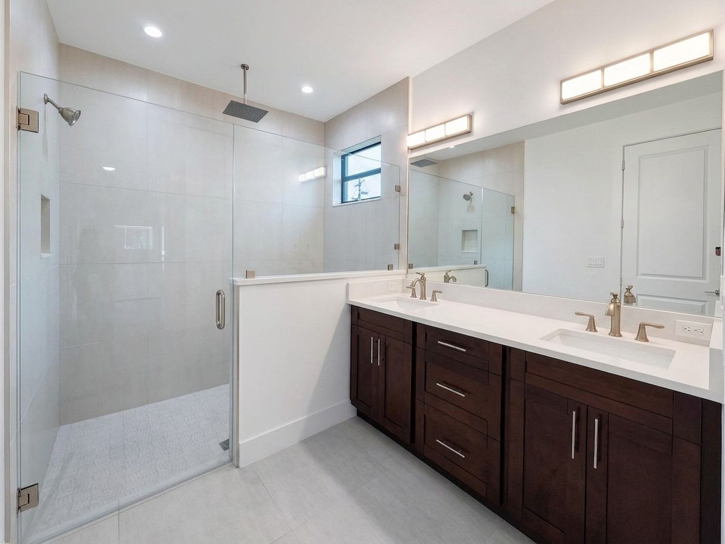 Modern 3-Bedroom Rental on 1.59 Acres in Golden Gate Estates – photo 5