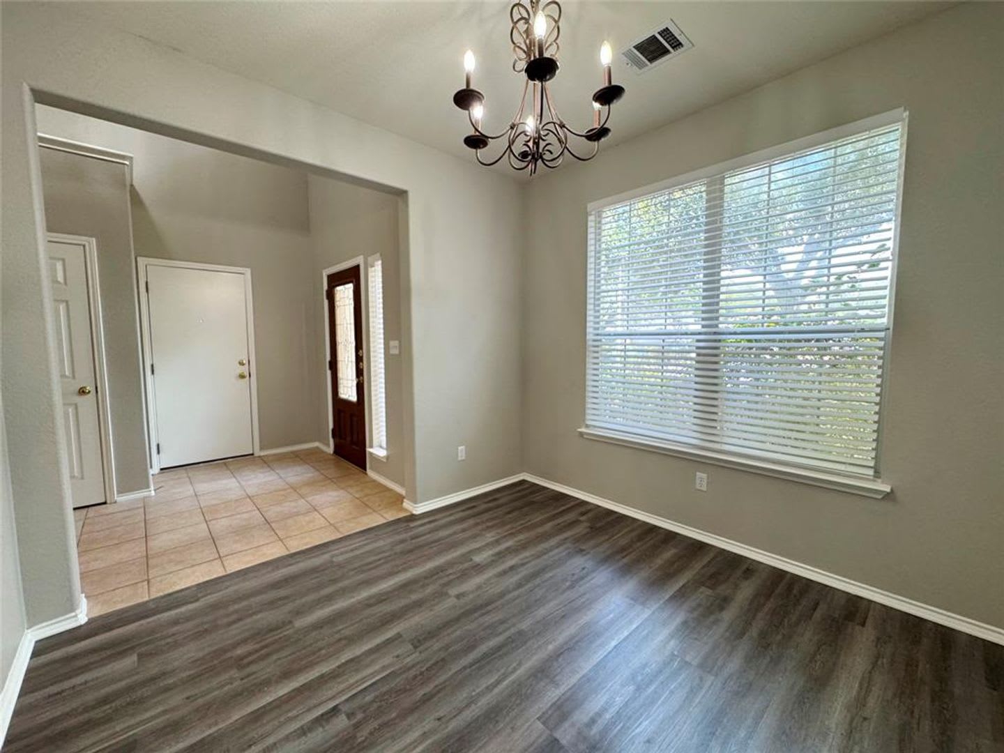 Discover Unparalleled Comfort In This Captivating Two Story Residence Perfectly Situated In A Desirable Cedar Park Neighborhood – photo 4