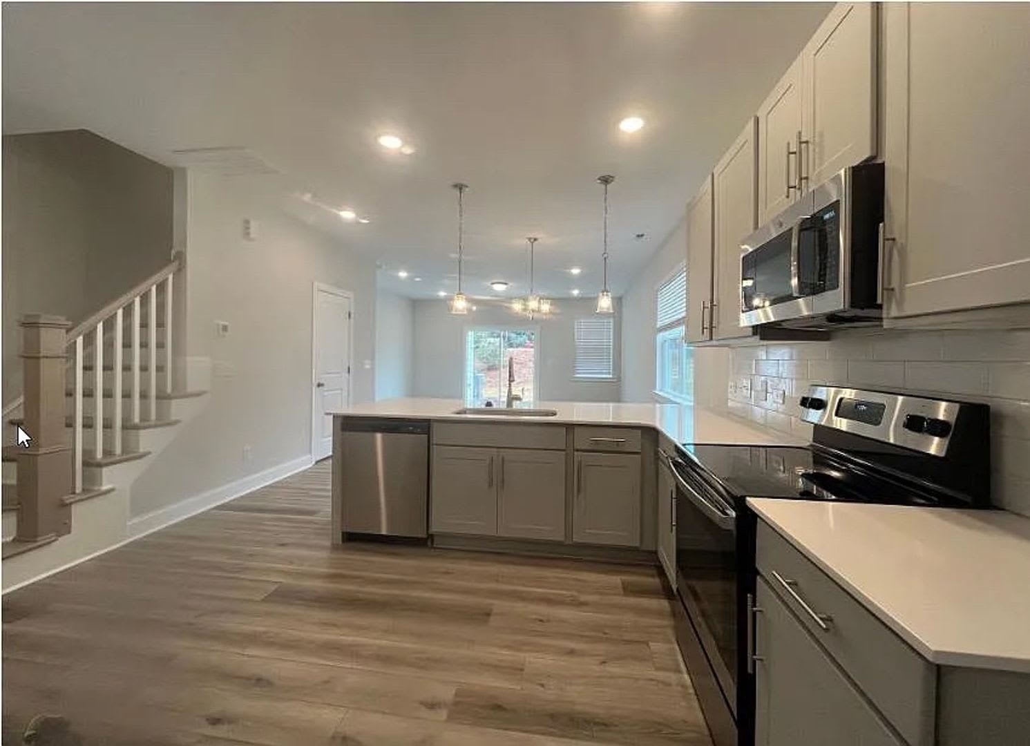 Room in 3 Bedroom Townhome in Apex – photo 2