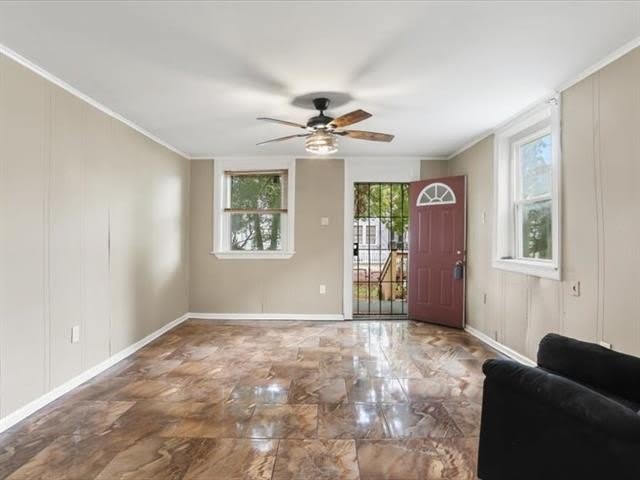 504 DIANA Street – photo 4