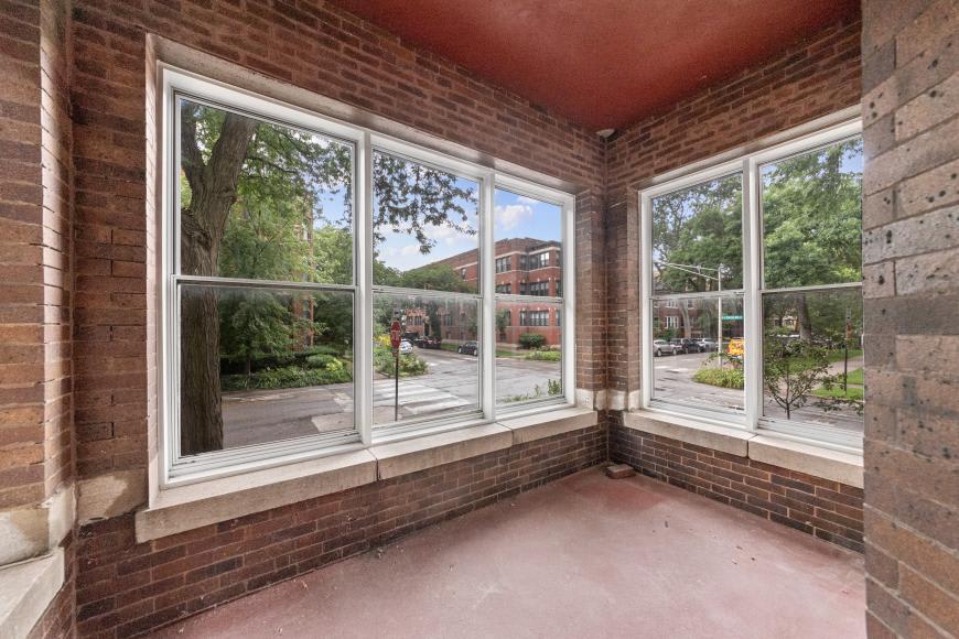 1353 West Catalpa – photo 1