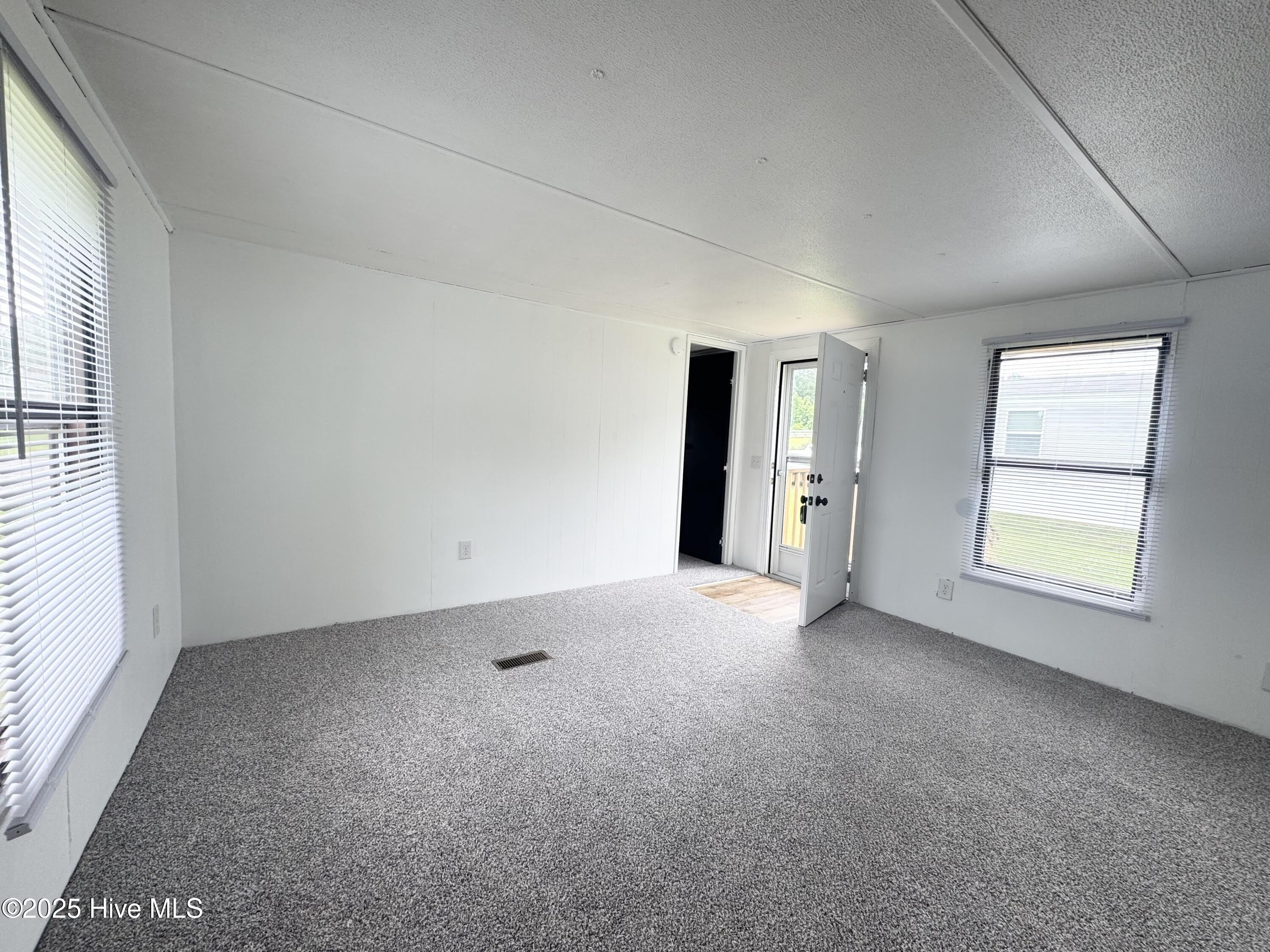 202 Bud Street – photo 5