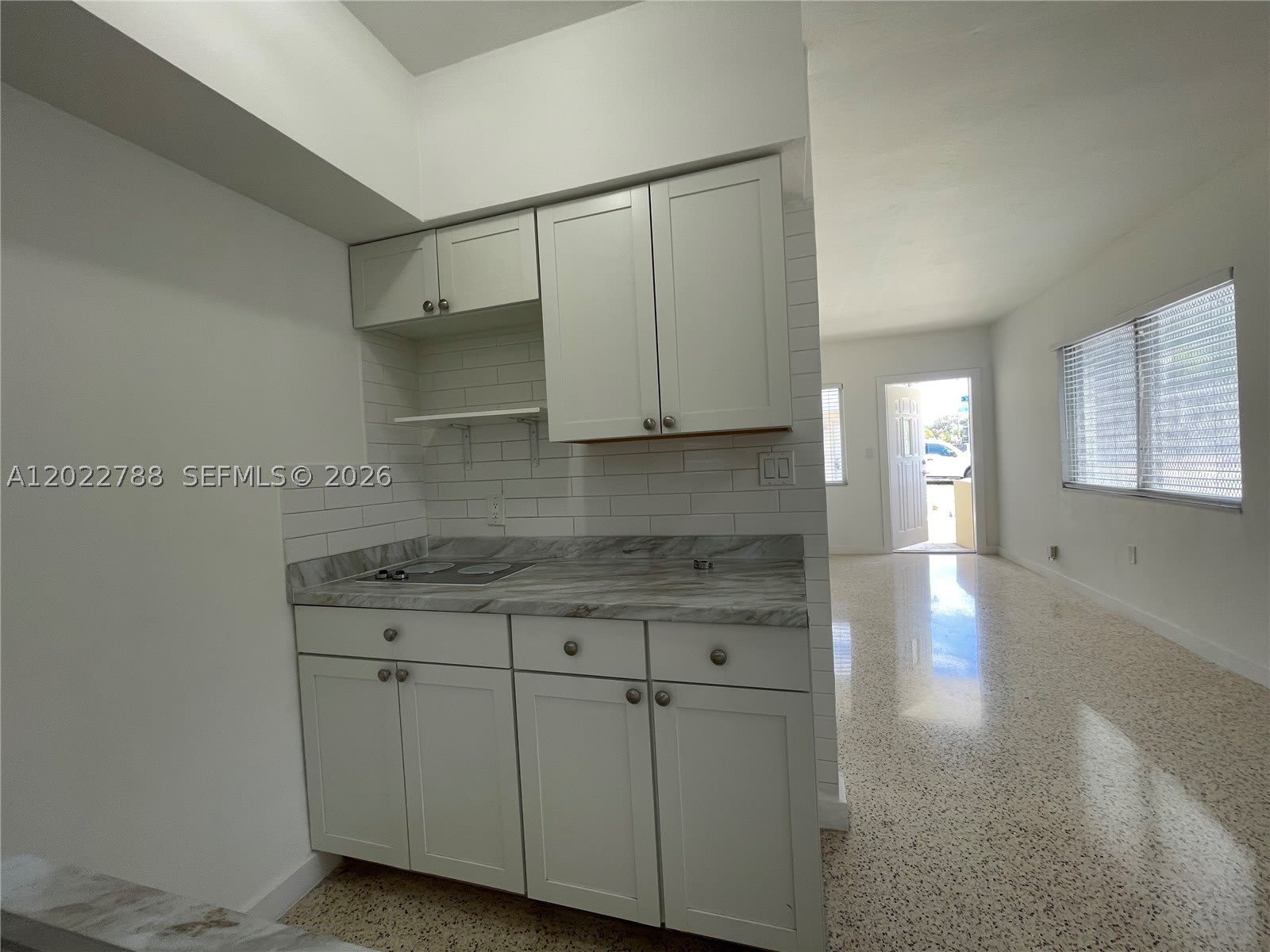 940 SW 4th ave – photo 3