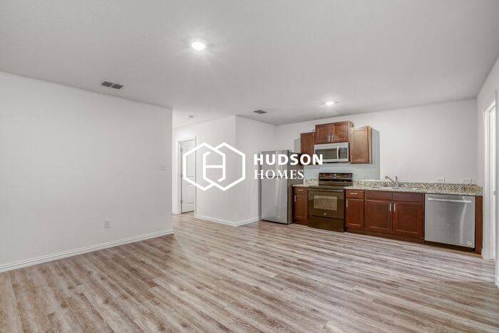 110 Plan Street – photo 4
