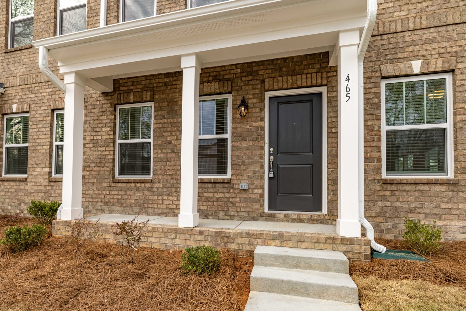 2 Bedroom Townhome Main Street Pineville – photo 2