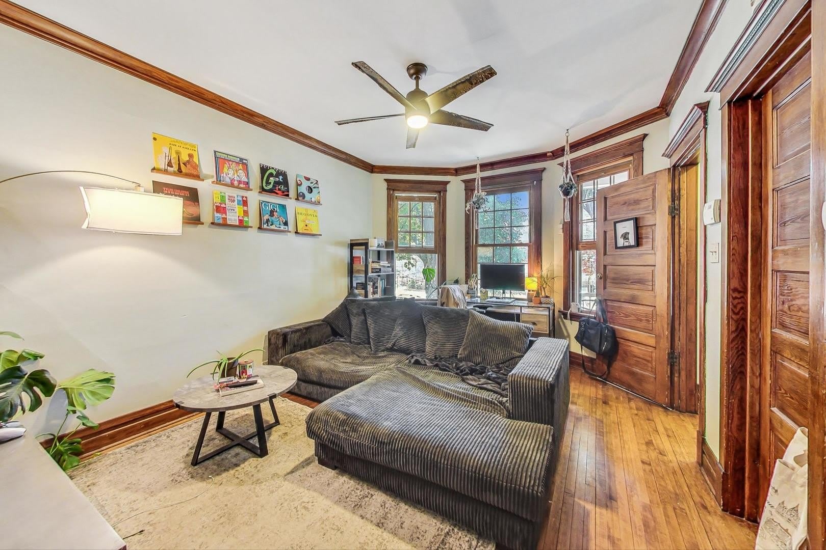 3452 N Leavitt Street – photo 4