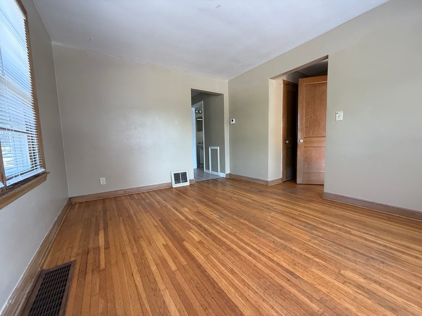 Great 2+ Bedroom Single Family Home off West 7th in St Paul – photo 2