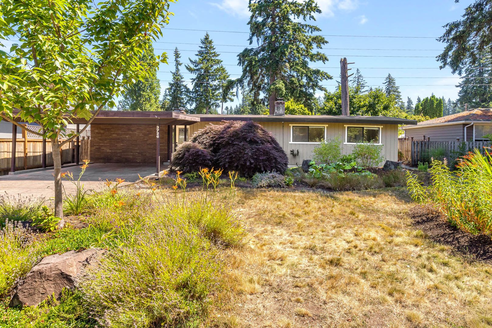 One-of-a-Kind Mid-Century Modern 4 Bedroom Retreat with Dream Backyard – photo 3