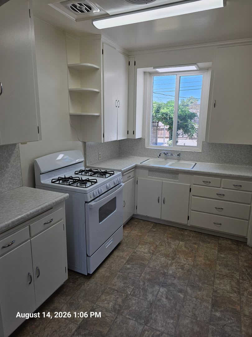 748 E. San Joaquin – photo 5