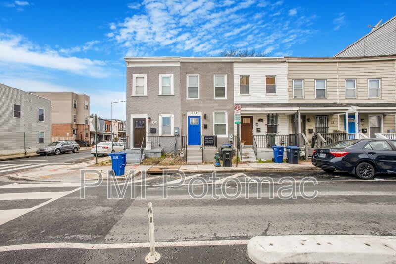 702 19th St NE – photo 1