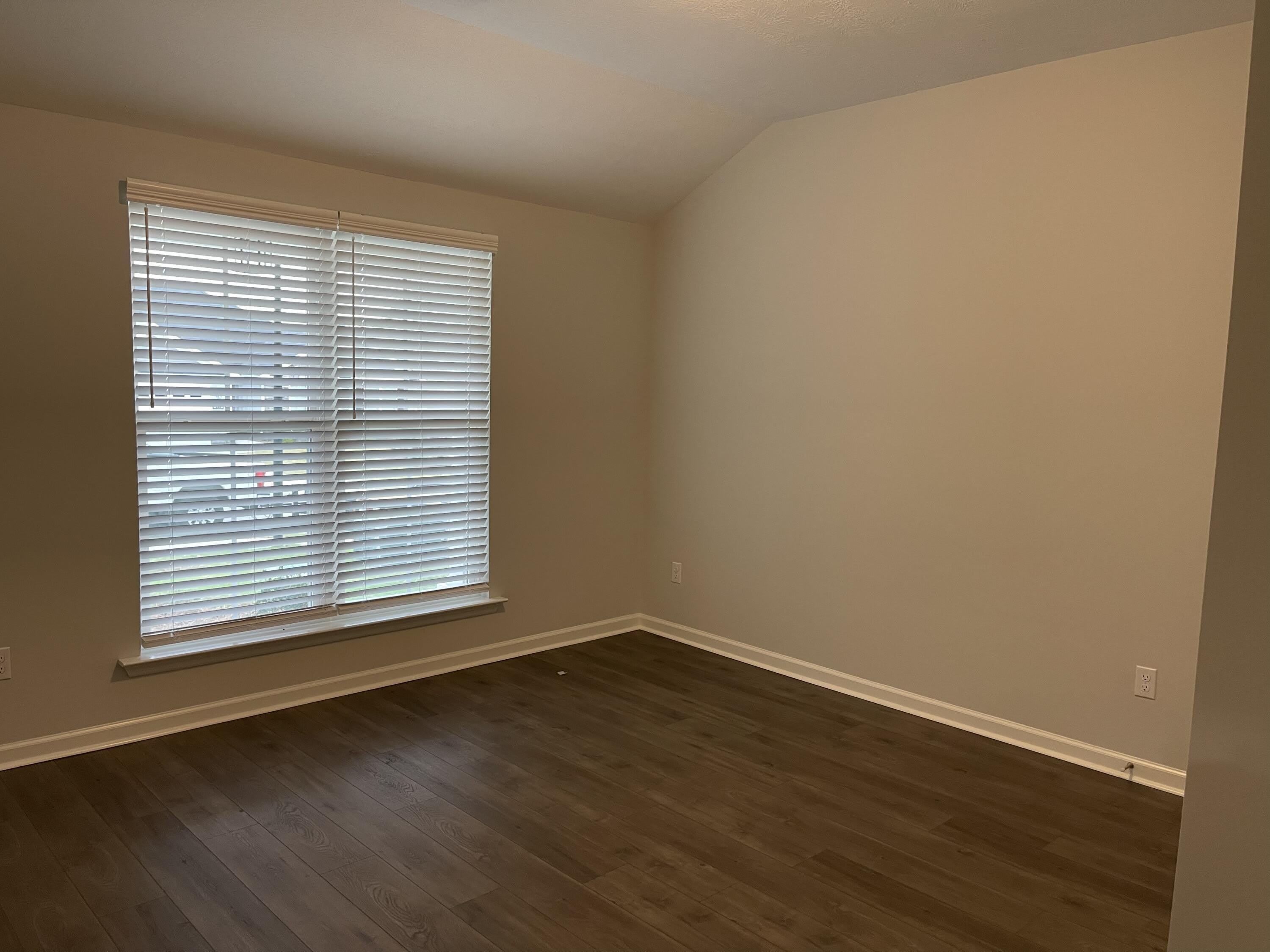 811 Goodale Drive – photo 4