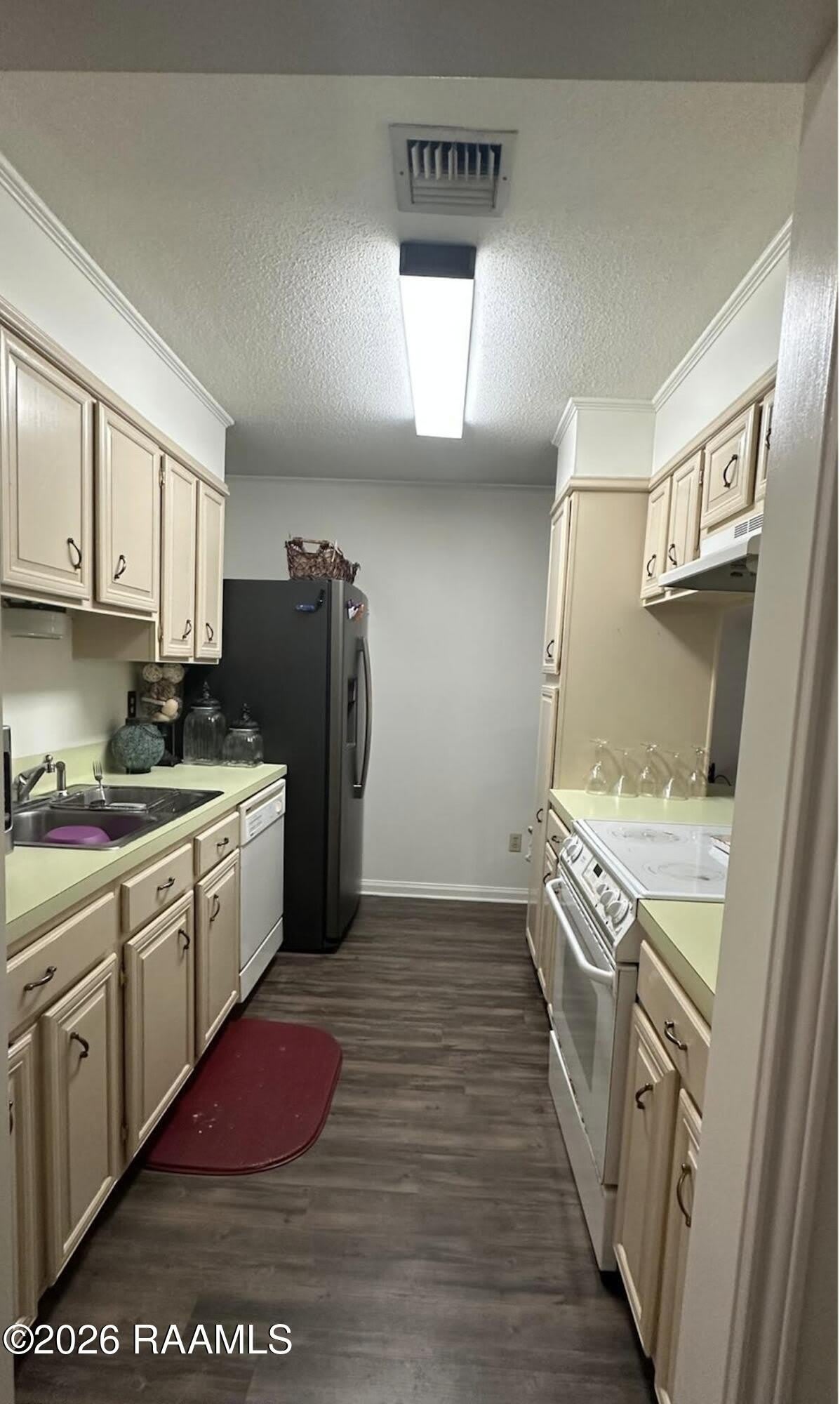 106 Molasses Row – photo 2