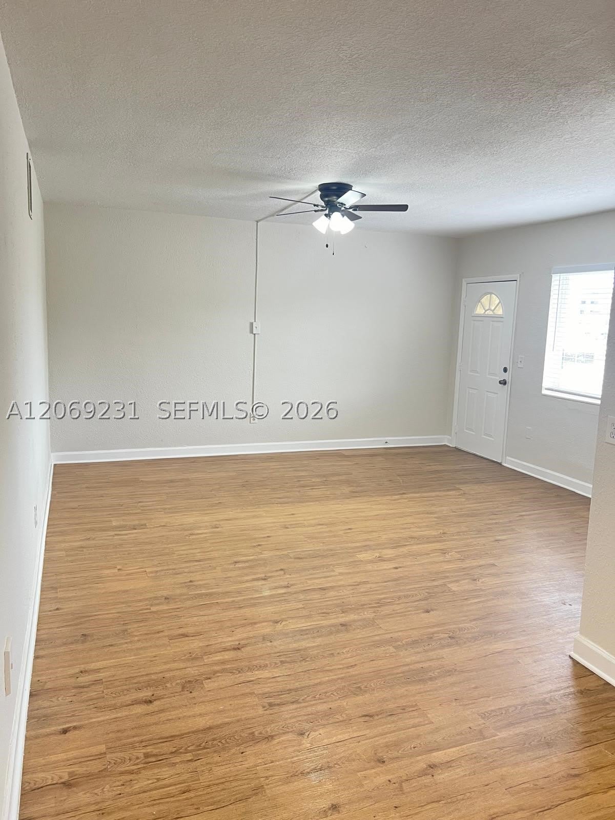 8271 Crespi Blvd – photo 4
