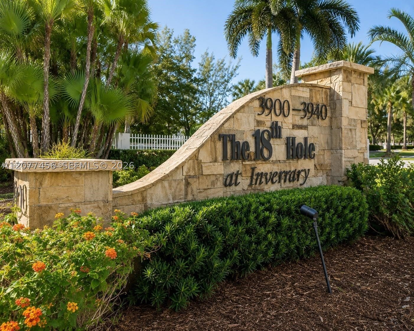 3910 Inverrary Blvd – photo 1