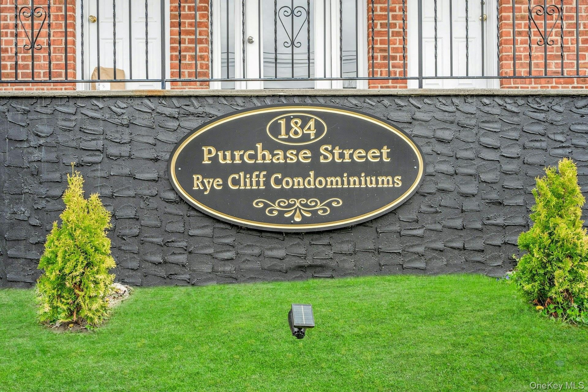 184 Purchase Street – photo 2