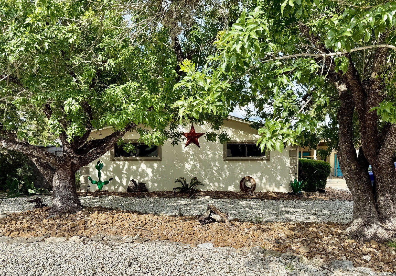 1268 LAKESIDE DR W – photo 3