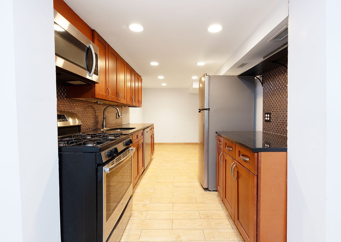 1165 E 54th St – photo 1