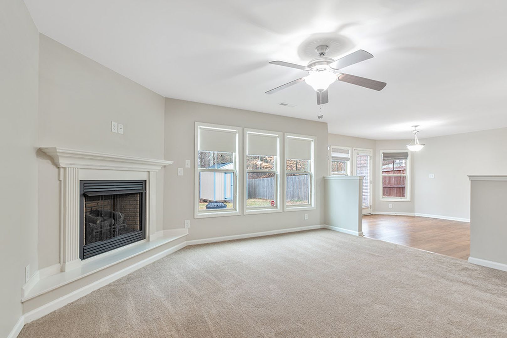Great Home With Fenced Yard – photo 4