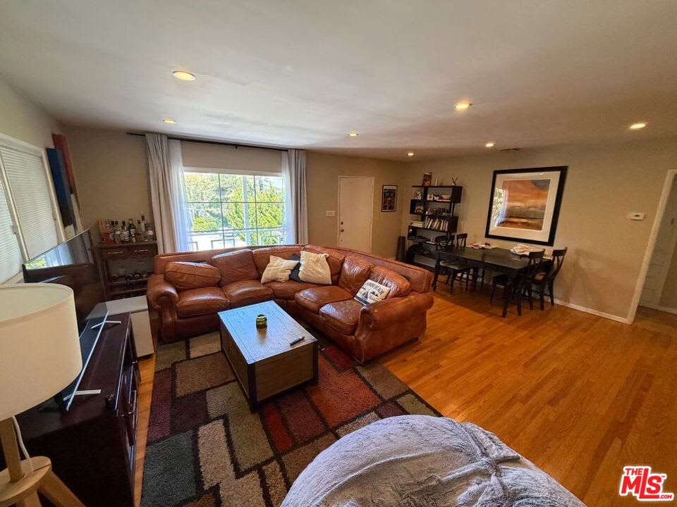 3283 Kelton Avenue – photo 3