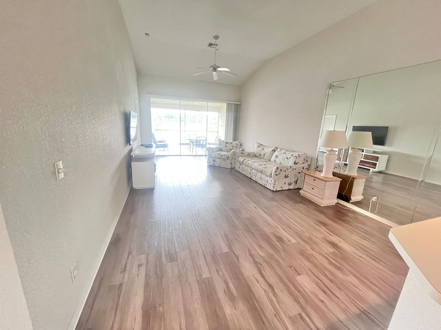2Bed 2Baths Close To The Beach Mercato And Great Schools – photo 4
