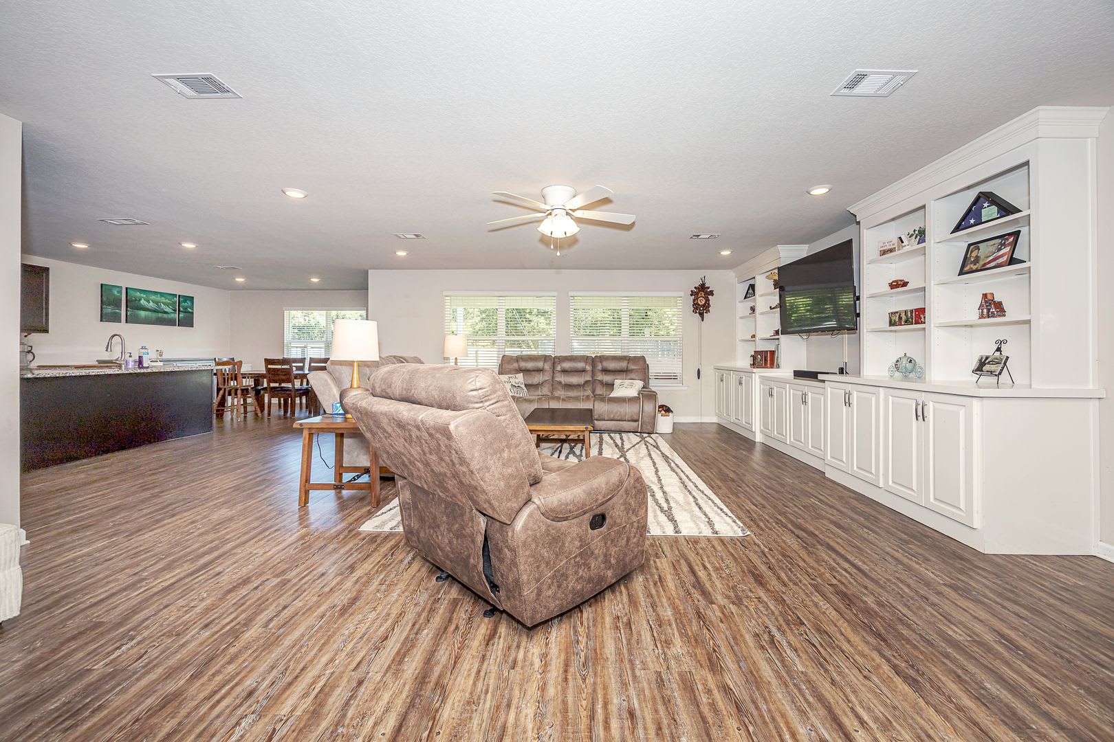 Spacious 4BR Home on Oversized Lot in Woolmarket with Covered Patio & Fire Pit – photo 2