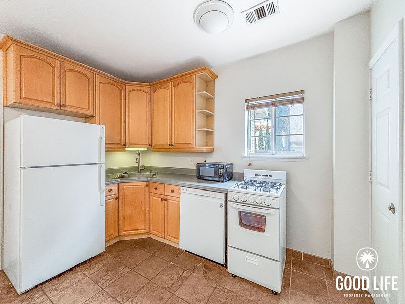 4323 1/2 Cleveland Ave – photo 5