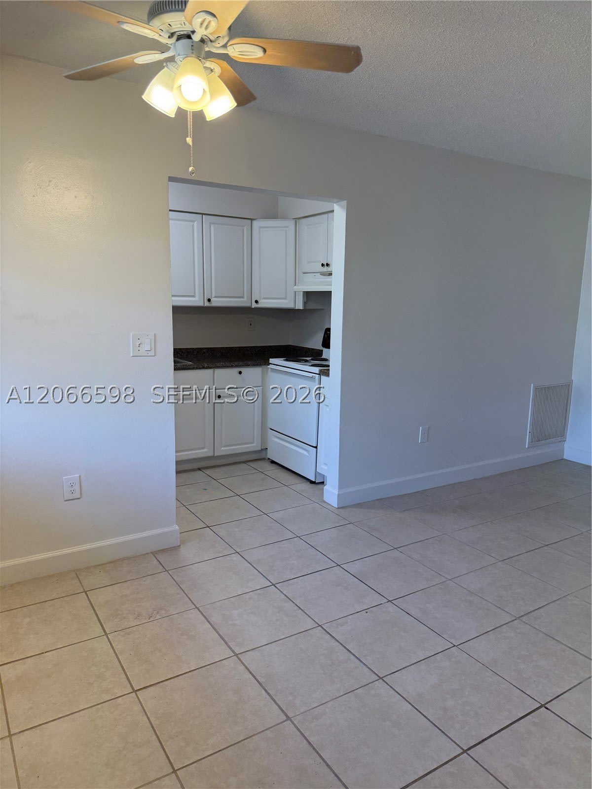 7241 Venetian St – photo 2