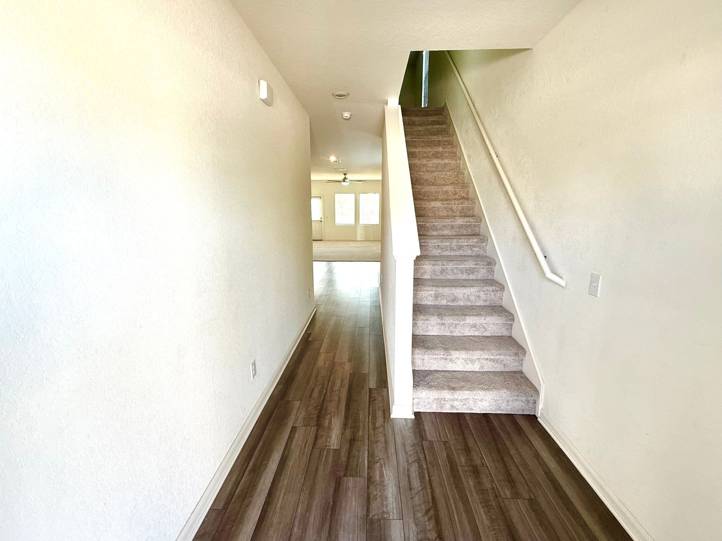 Spacious 5-Bedroom Home with Loft & Community Pool! – photo 2