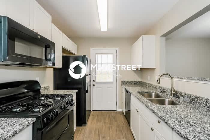 838 Tramore Drive – photo 5