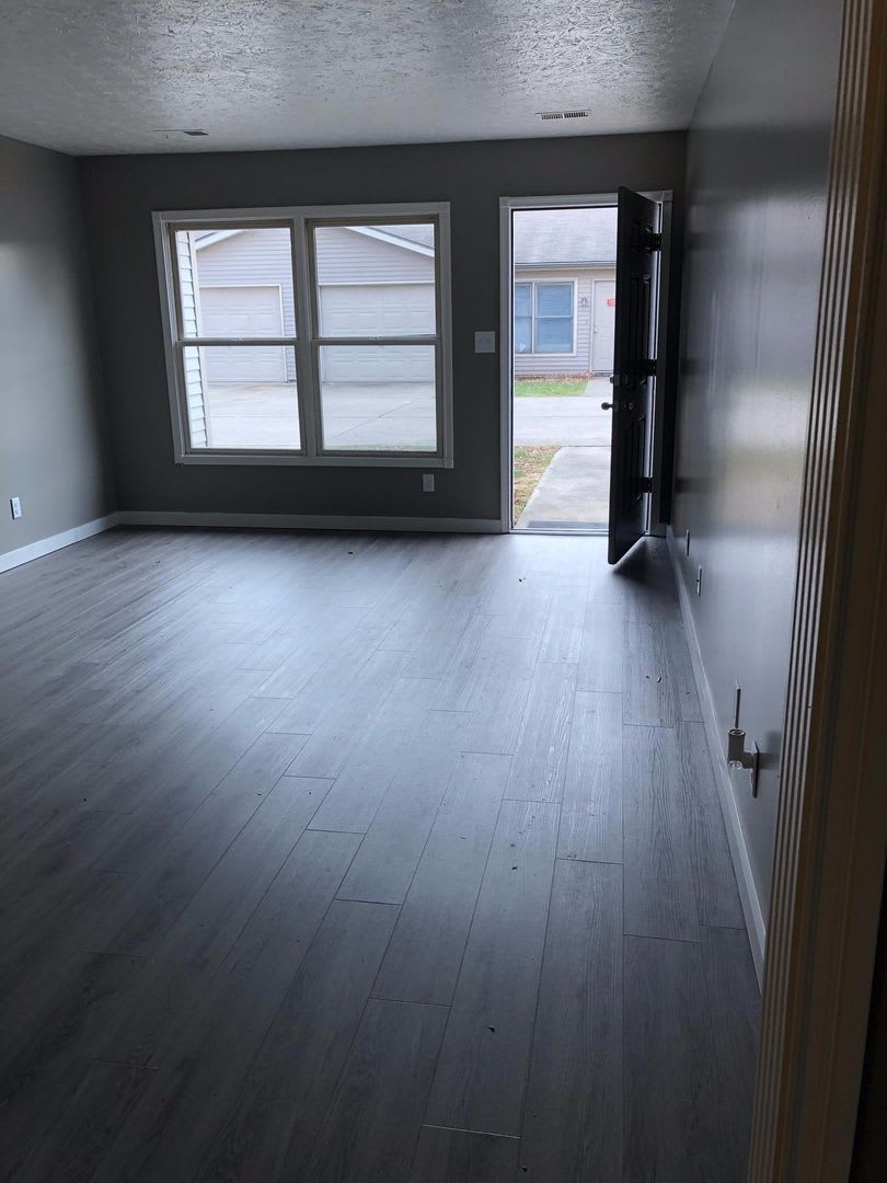 Very Nice 2 Bedroom 1 Bath Duplex – photo 3