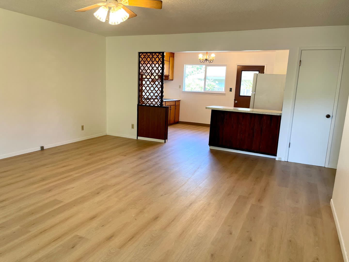 One level 2 bedroom duplex in Forestville! Near downtown! – photo 2