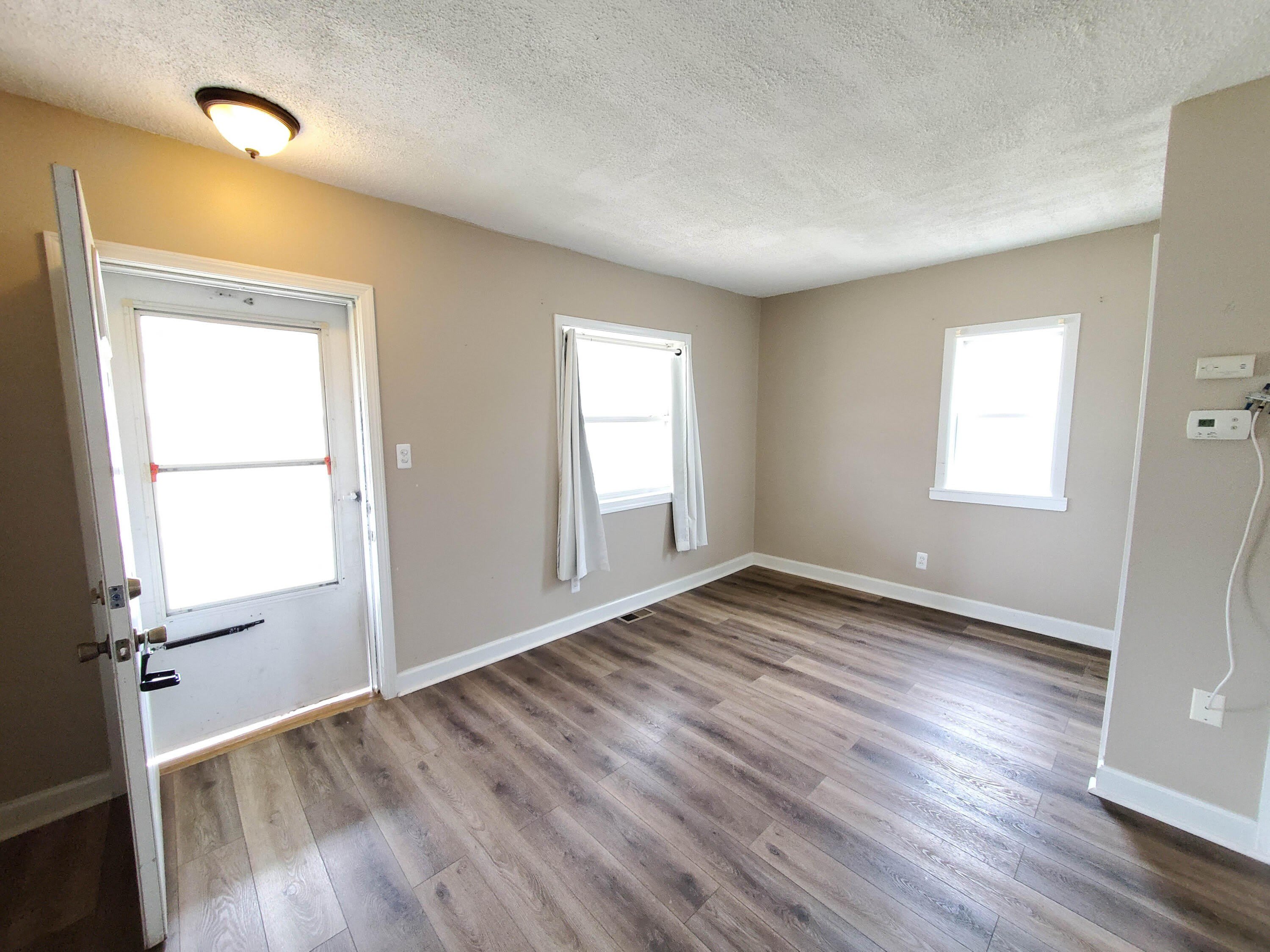 1251 E Kalama – photo 5