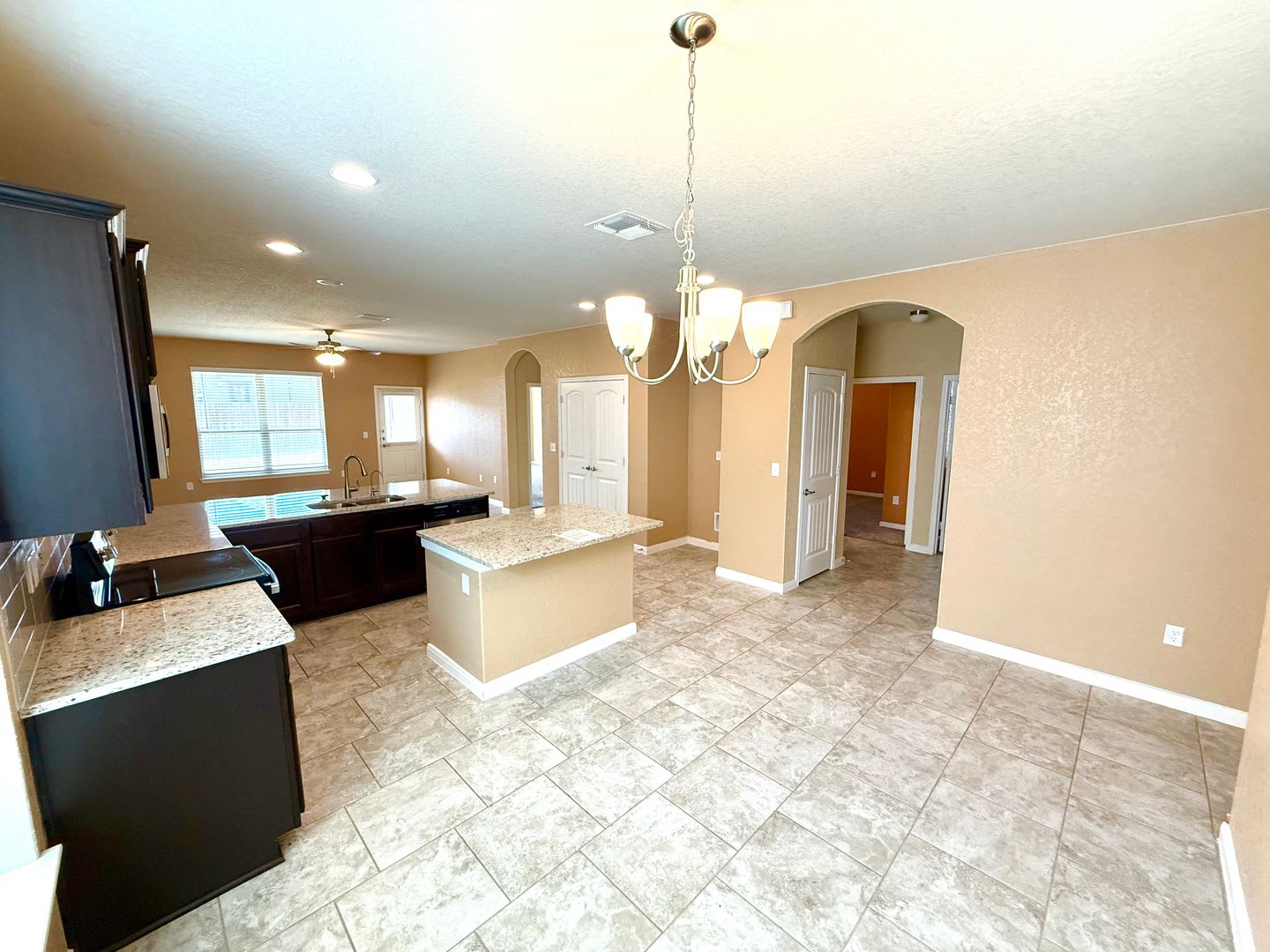 *MOVE IN SPECIAL* Spacious 4-Bedroom Single-Story Home with Modern Features & Open Living – photo 4