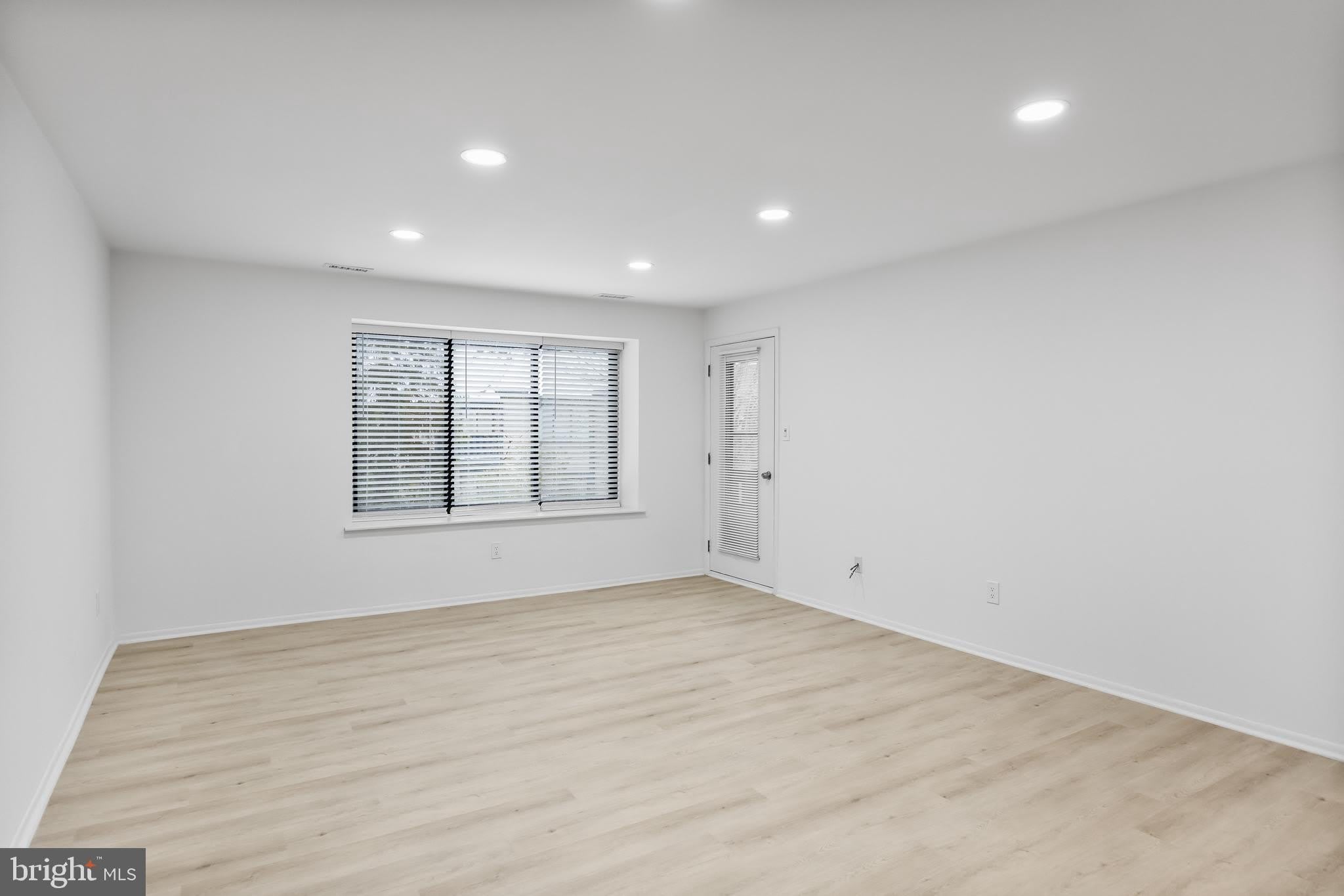 4912-B DUNBARTON Road – photo 5