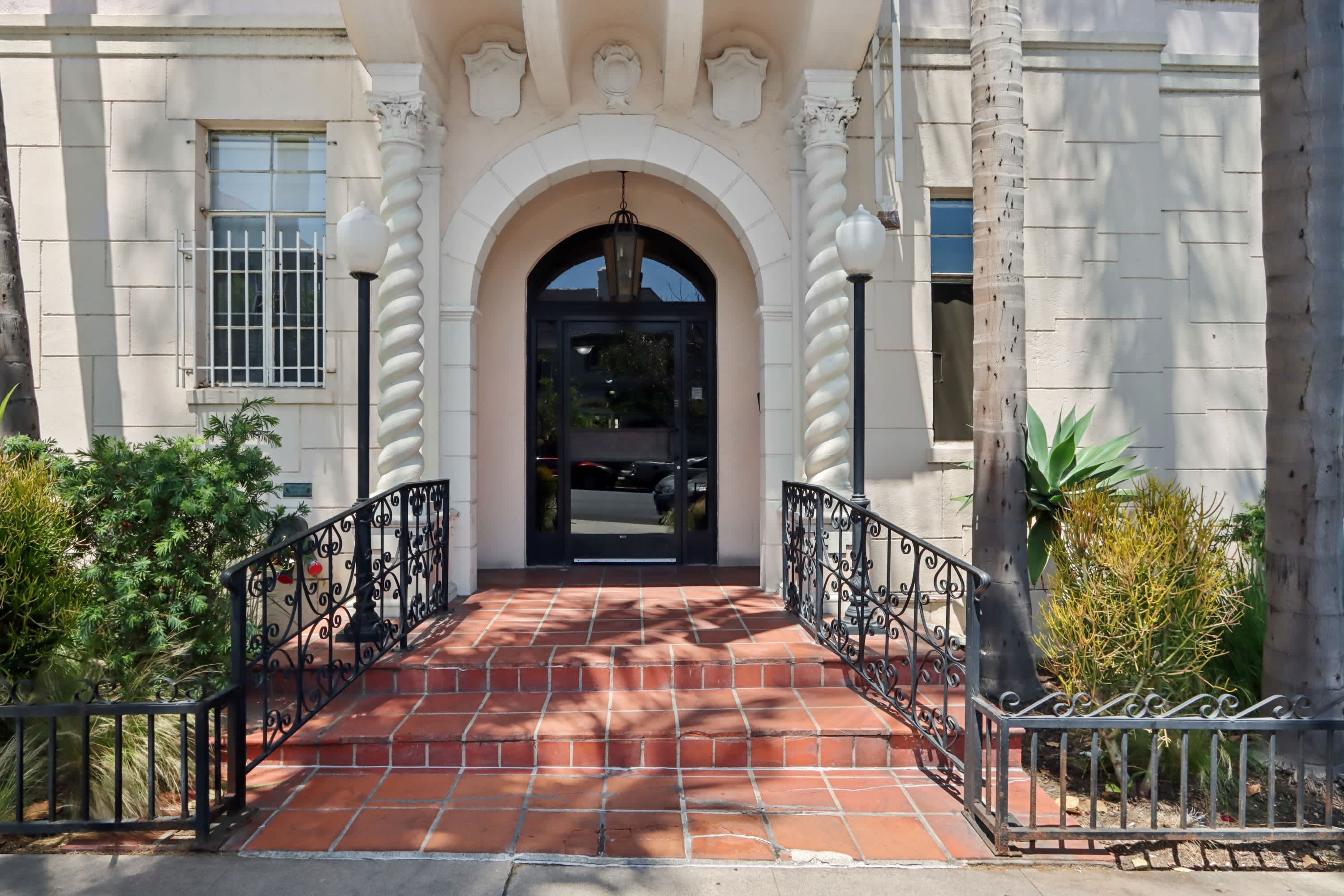 Linda Vista Apartments – photo 4